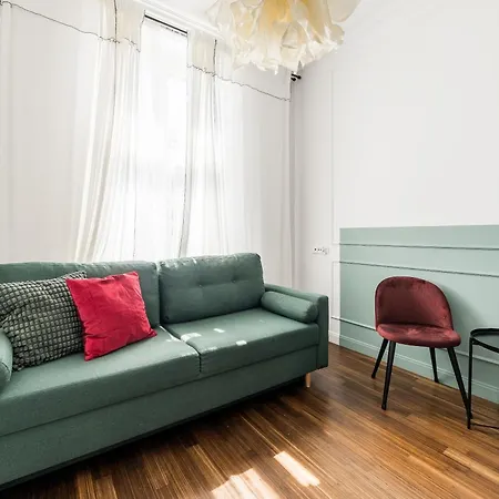 Old Town Lavish Studio Apartment *